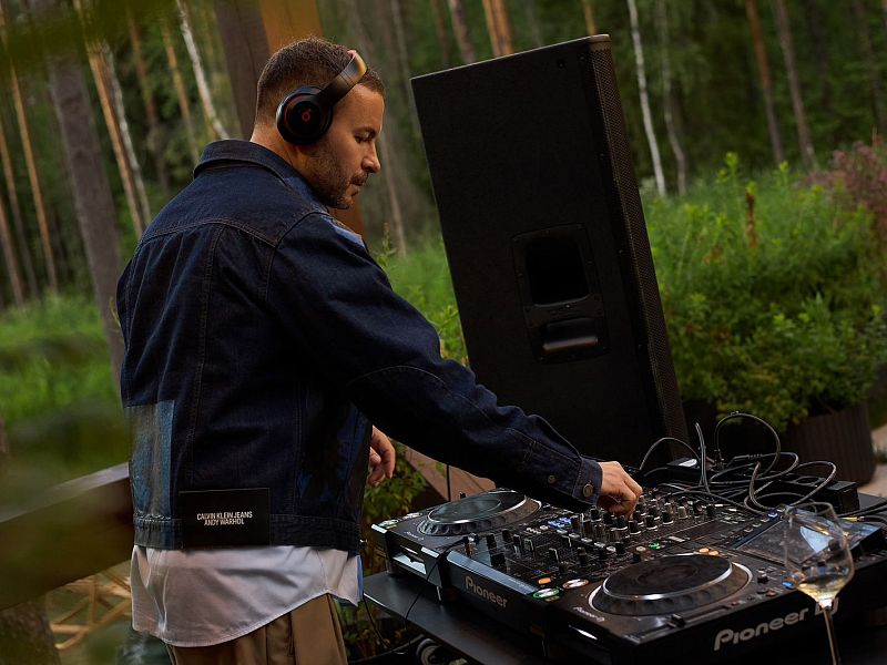 Гастрономические вечера под музыкальные DJ-сеты в Forest Hill